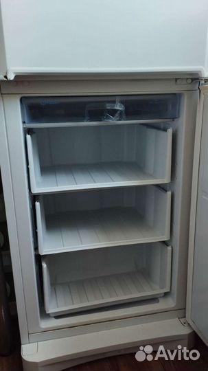 Холодильник Indesit