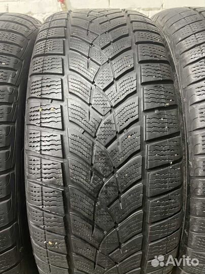 Goodyear UltraGrip Ice SUV 225/55 R18 102T