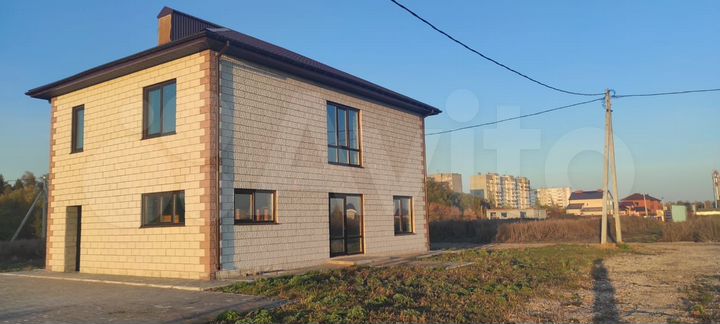 Коттедж 168 м² на участке 7,5 сот.