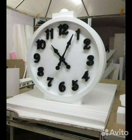 Часы новогодние, разные. Макеты из пенопласта