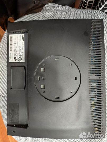 Монитор Samsung 743n