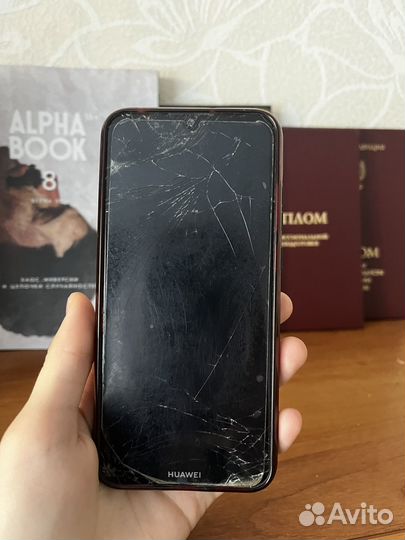 Телефон Huawei Y6 2019