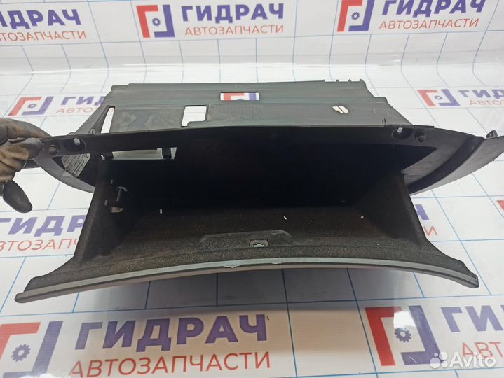 Бардачок Nissan Primera (P12) 68500-AV602