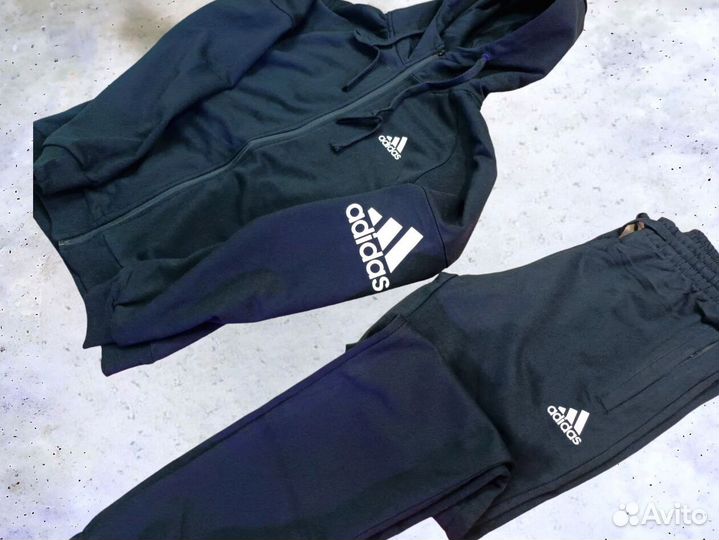 Спортивные костюмы Adidas