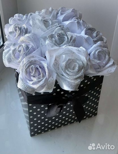 Цветы из атласных лент