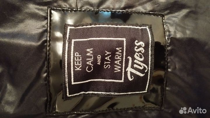 Куртка утепленная лаковая 104см на девочку