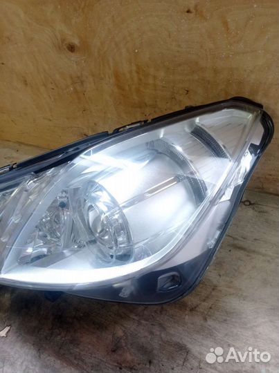 Фара передняя левая Mercedes W207