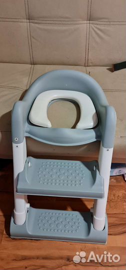 Детское сиденье на унитаз со ступенькой