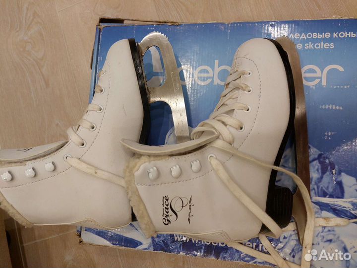 Коньки женские 35 размер