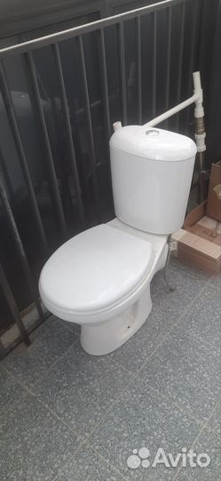 Унитаз с бачком от застройщика