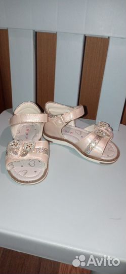 Сандалии для девочки 23 размер новые