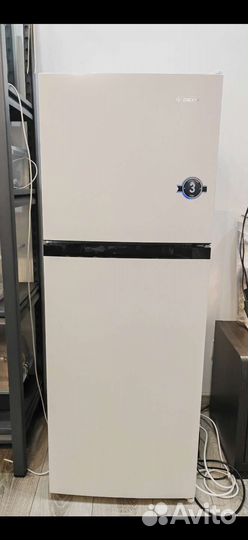 Холодильник с морозильником dexp T2-0140AMG