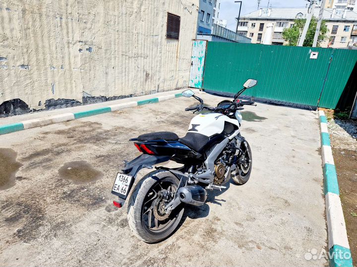 Bajaj Dominar 400
