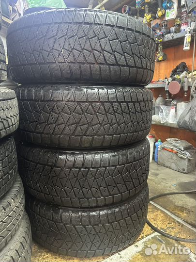 Bridgestone Blizzak DM-V2 275/55 R20