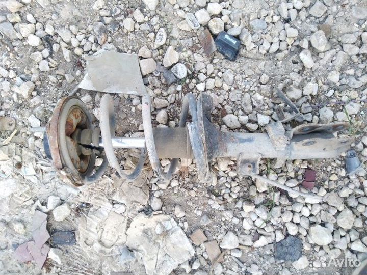 Амортизатор передний Mitsubishi Lancer X 2007-2015