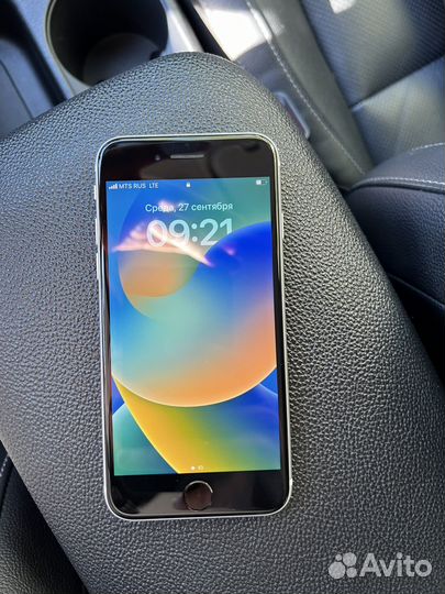 Телефон iPhone SE 2020