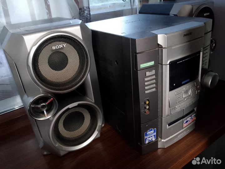 Музыкальный центр sony