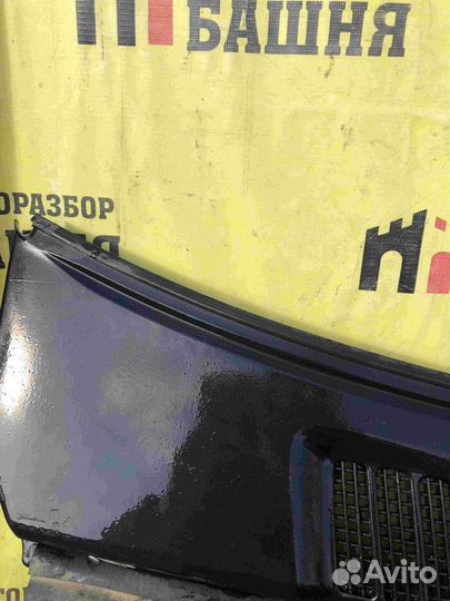 Nissan NP300 Жабо правое