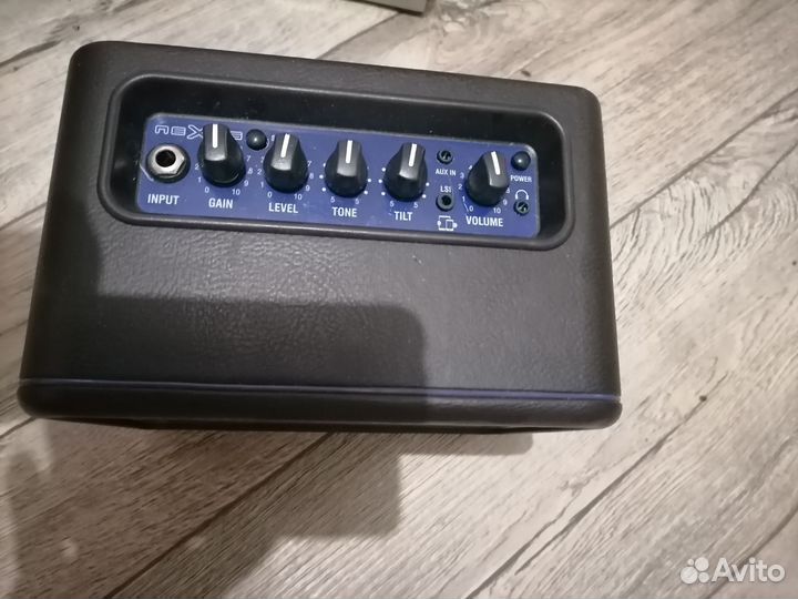 Басовый комбоусилитель