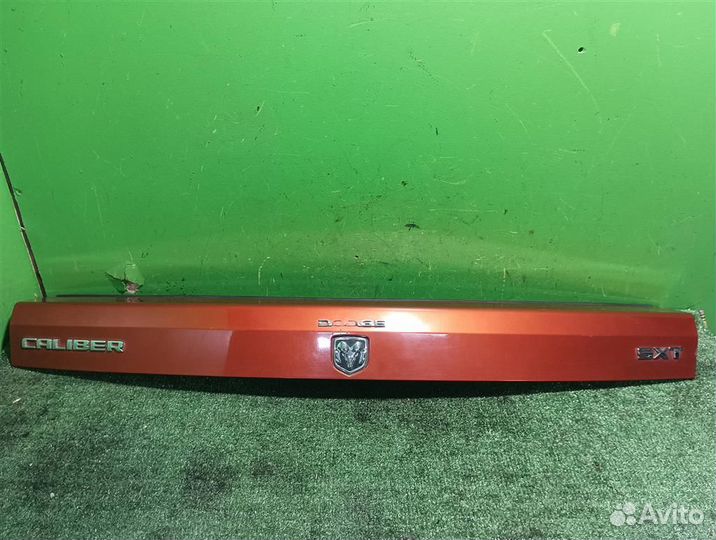 Накладка крышки багажника Dodge Caliber PM 2008