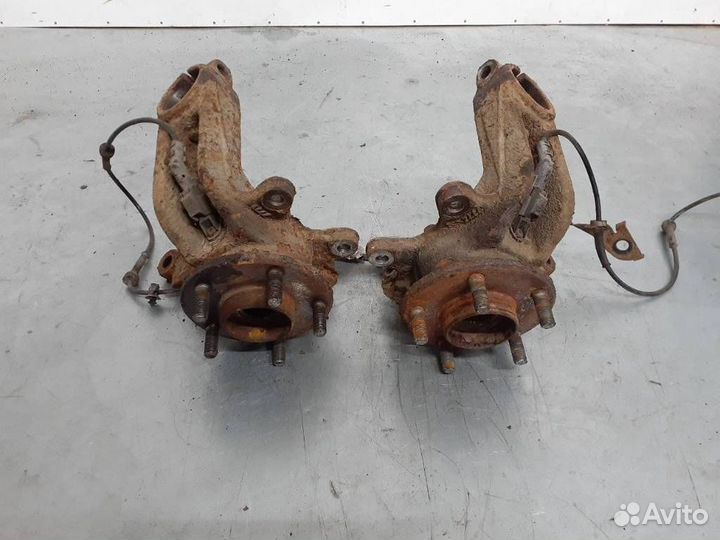 Кулак Jaguar X-Type 2002