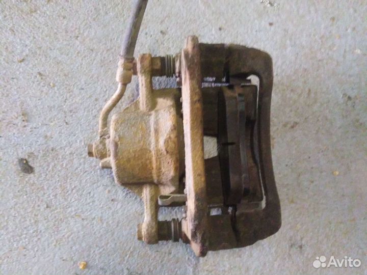 Суппорт передний левый Hyundai Solaris