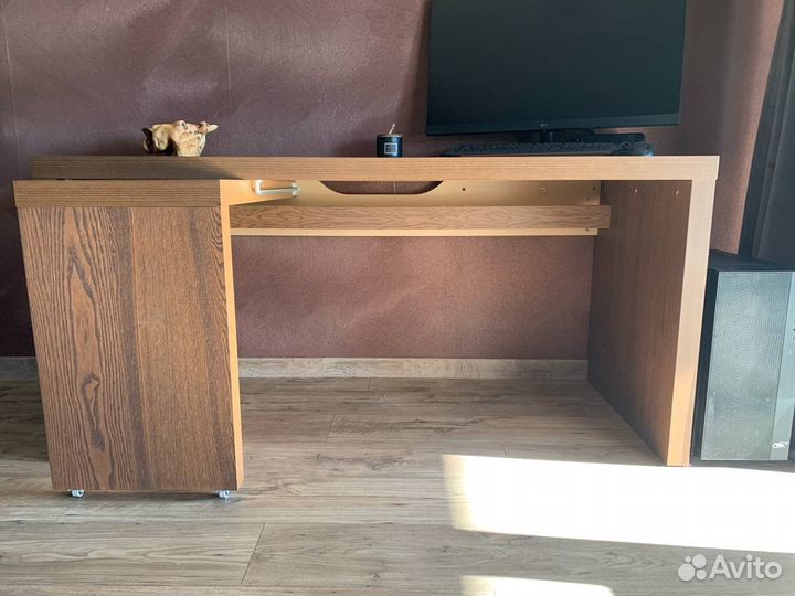 Письменный стол IKEA