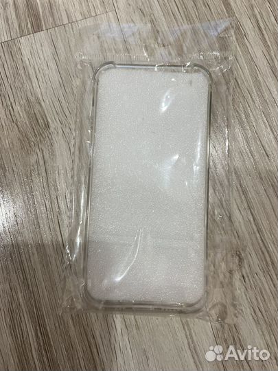 Чехол на iPhone 13