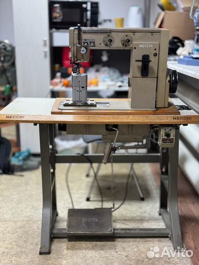 Коланковая швейная машина для кожи двухиголька