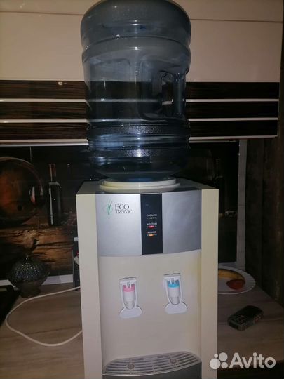 Кулер для воды настольный