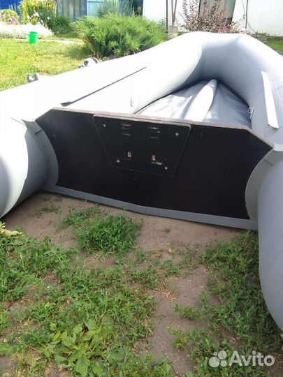 Лодка с мотором