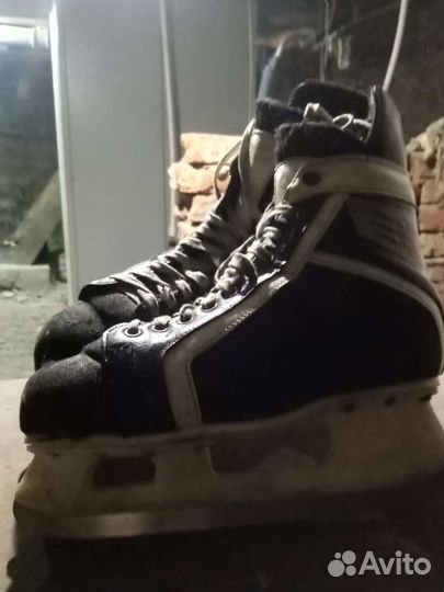 Коньки хоккейные