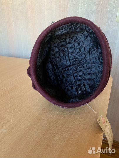 Головные уборы женские зимние