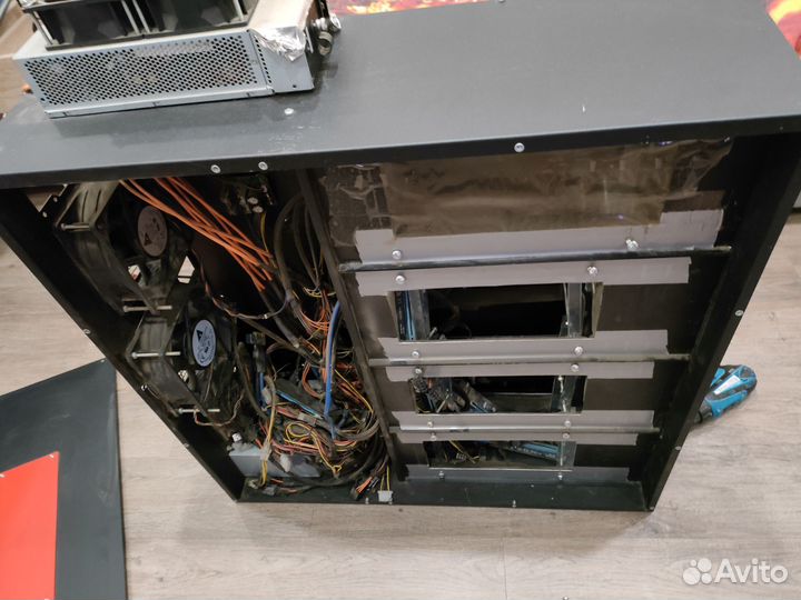 Корпус Donnager с блоком питания на 2000 watt