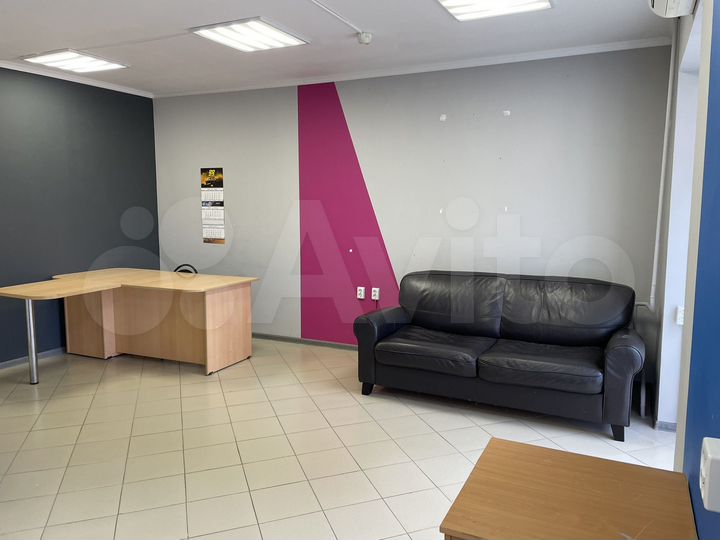 Офис, 40 м²/ торговое помещение