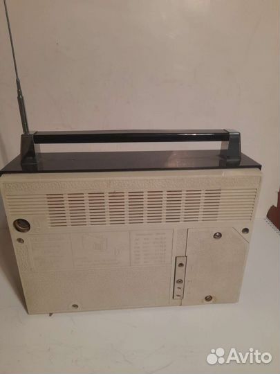 Радиоприемник. .VEF 201