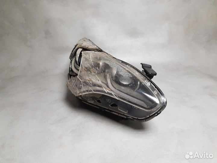 Фара правая Kia Stinger 2017