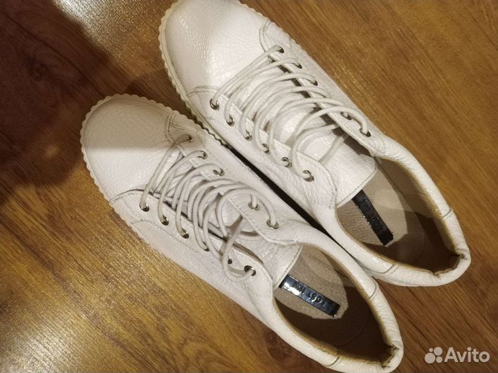 Ботинки, кеды, туфли женские 39 размер lost ink