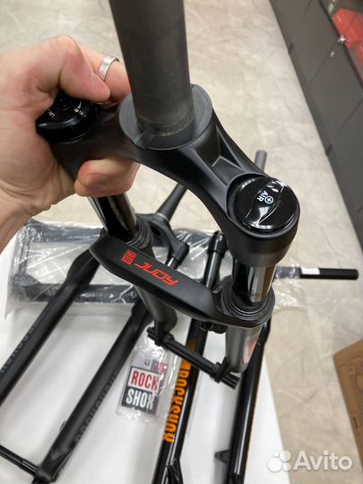 Вилка RockShox Judy TK Воздушная 27.5 red