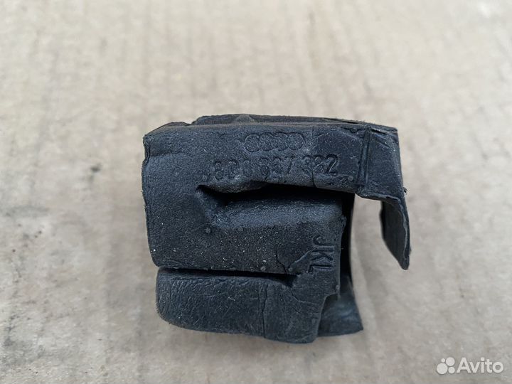 Уплотнитель двери Audi A4 B5 8D0867382