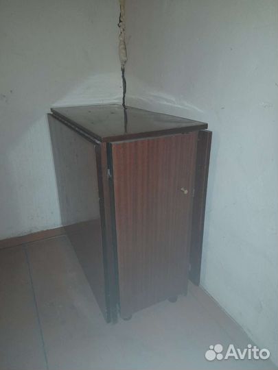 Стол книжка