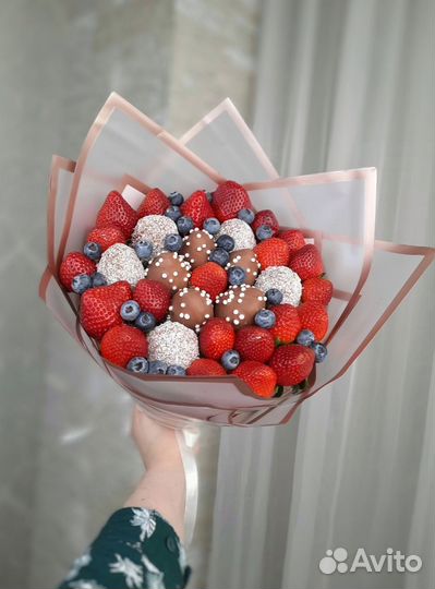 Вкусные букеты из клубники