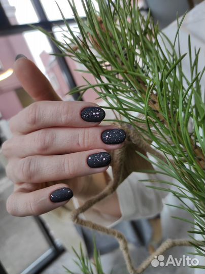 Маникюр и педикюр