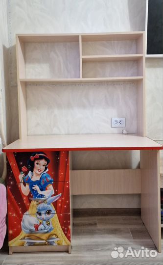 Письменный стол