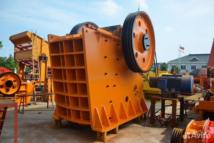 Щековая дробилка PE 900х1200 с эл. двигателем