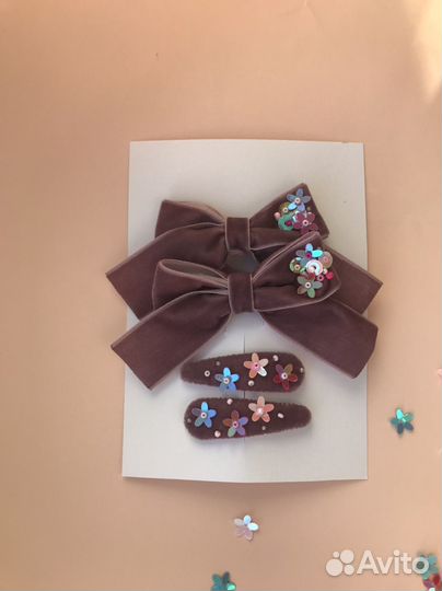 Подарочный набор для девочки, заколки с бисером