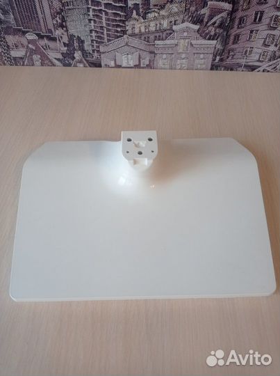 Подставка-кронштейн под телевизор