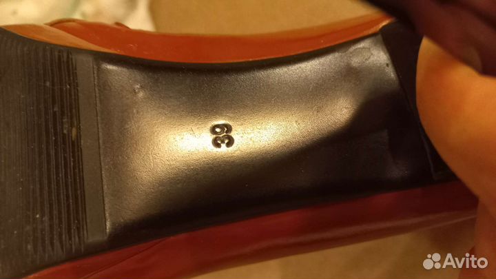 Сапоги зима, нат. Лаковая кожа 39 размер