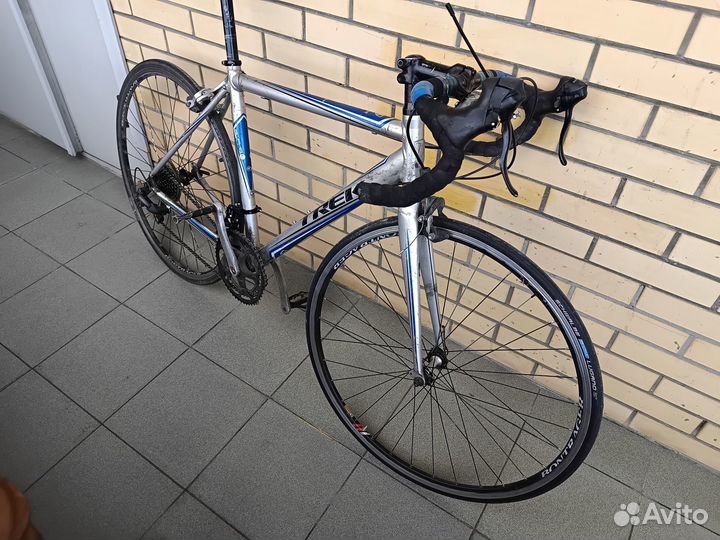 Шоссейный велосипед trek