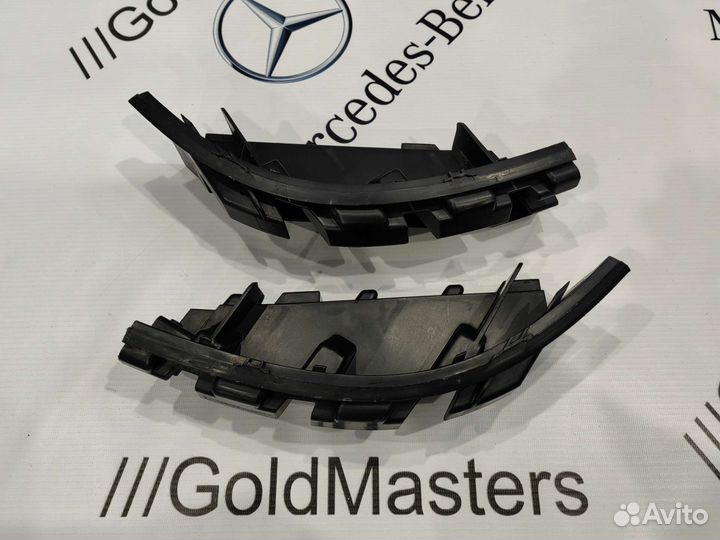 Крепление бампера заднего W212